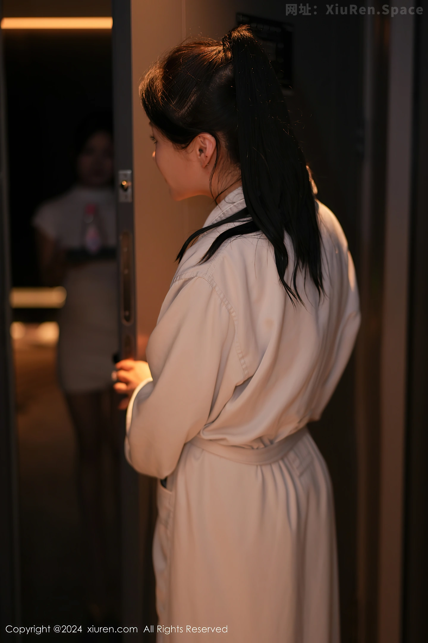 图片[2]-[XiuRen秀人网]VOL.8350 模特合集女神林幼一＆谭小灵剧情演绎性感白色浴袍迷人诱惑写真113P-秀人网官方网站